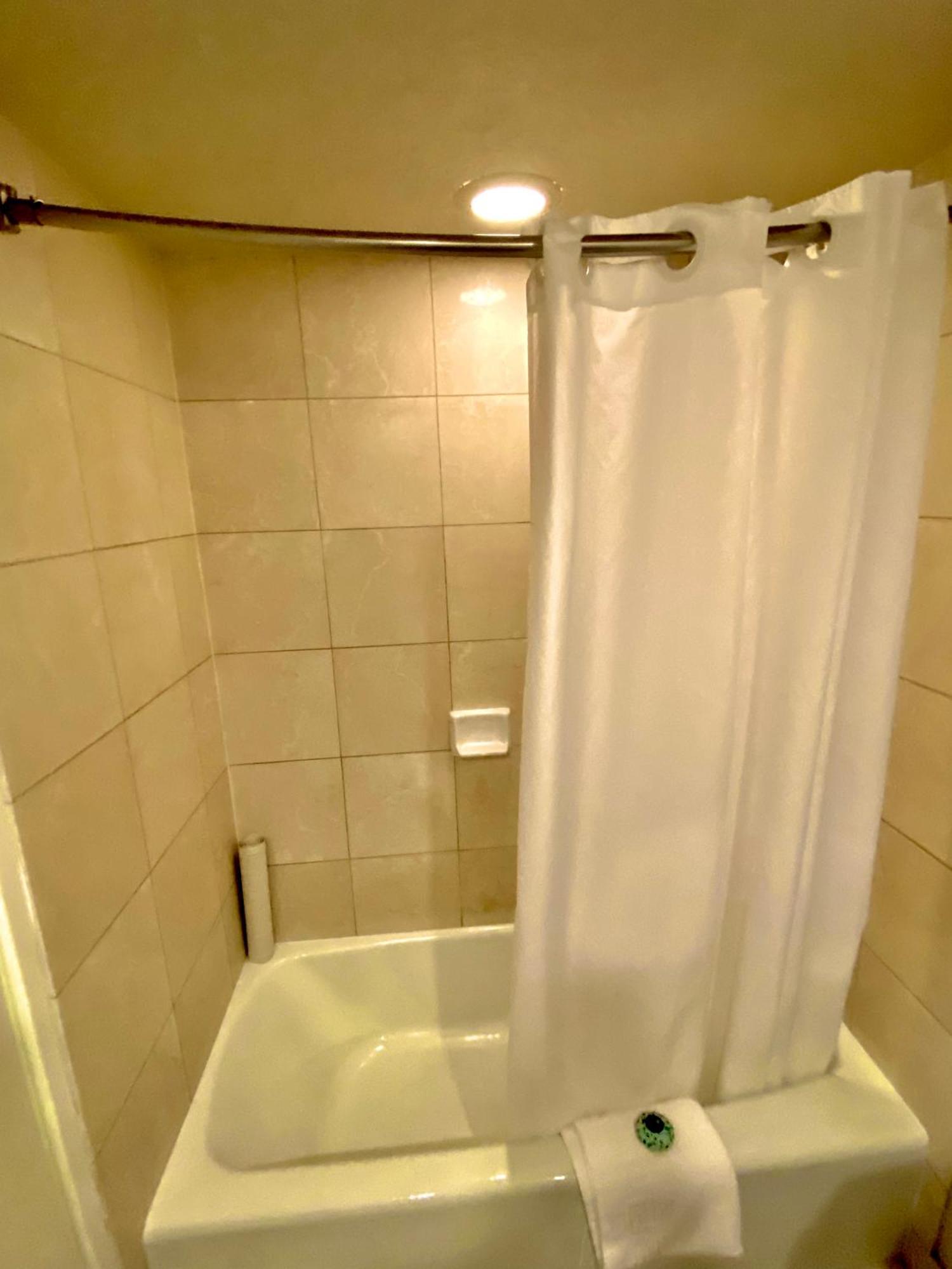 Cozy Studio With Free Parking In Waikiki Honolulu Exterior photo